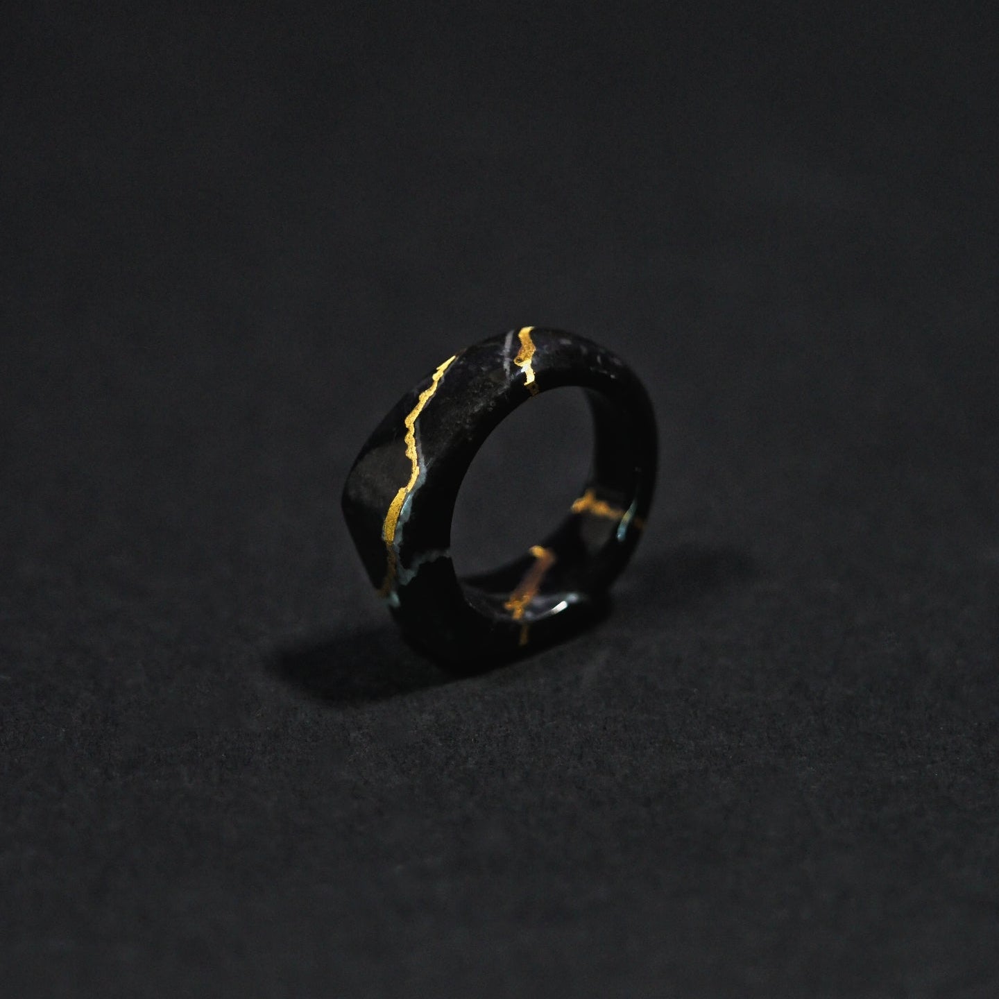 Anelli in Nero Marquina | Oro Zecchino 22 Carati