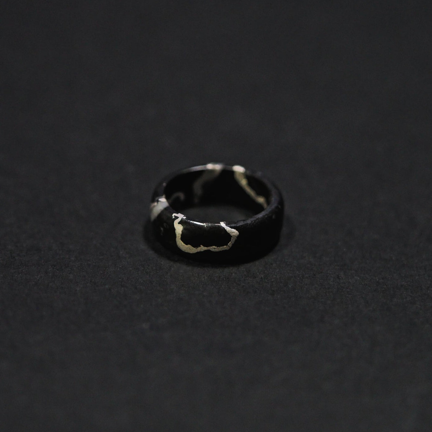 Anelli in Nero Marquina | Oro Bianco